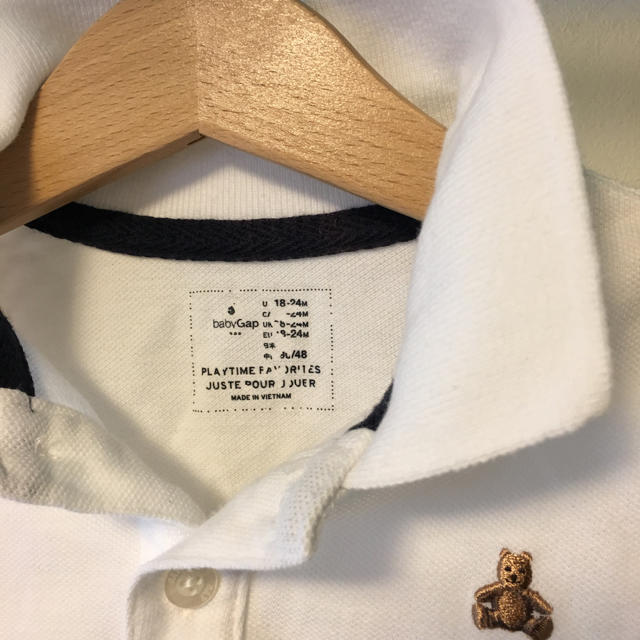 babyGAP(ベビーギャップ)のbabyGap 90サイズ 白ポロシャツ キッズ/ベビー/マタニティのキッズ服男の子用(90cm~)(Tシャツ/カットソー)の商品写真