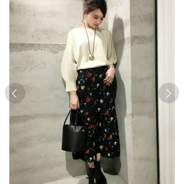 JEANASIS(ジーナシス)の新品タグ付き 花柄パンツ♡ レディースのパンツ(カジュアルパンツ)の商品写真
