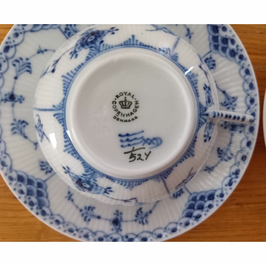 ROYAL COPENHAGEN(ロイヤルコペンハーゲン)のロイヤルコペンハーゲン ブルーフルーテッド ハーフレース ティーカップ(大)ペア インテリア/住まい/日用品のキッチン/食器(グラス/カップ)の商品写真