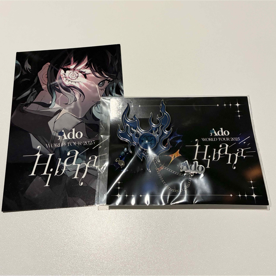 Ado ワールドツアー2025 Hibana VIP 入場特典 ブローチ カード エンタメ/ホビーのタレントグッズ(ミュージシャン)の商品写真
