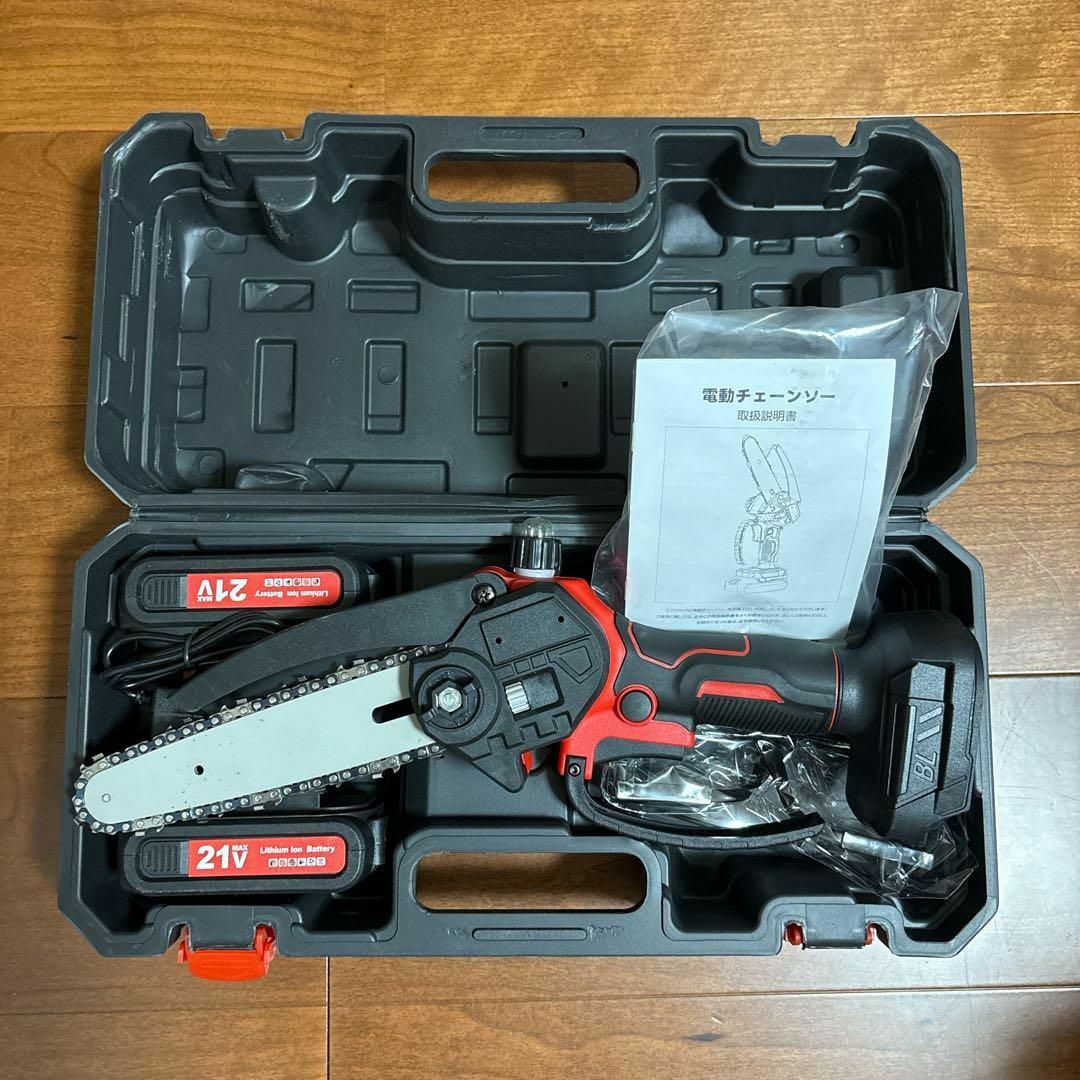 電動チェーンソー⭐️給油システム チェーンソー 充電式 ツール不要 21V 強力 スポーツ/アウトドアの自転車(工具/メンテナンス)の商品写真
