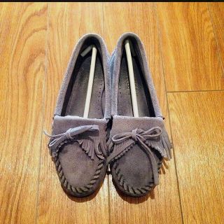 ミネトンカ(Minnetonka)のminnetonka モカシン US7(ローファー/革靴)