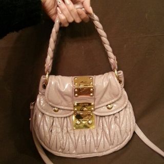 ミュウミュウ(miumiu)のmiumiu♡マトラッセ 2WAYバッグ(ハンドバッグ)