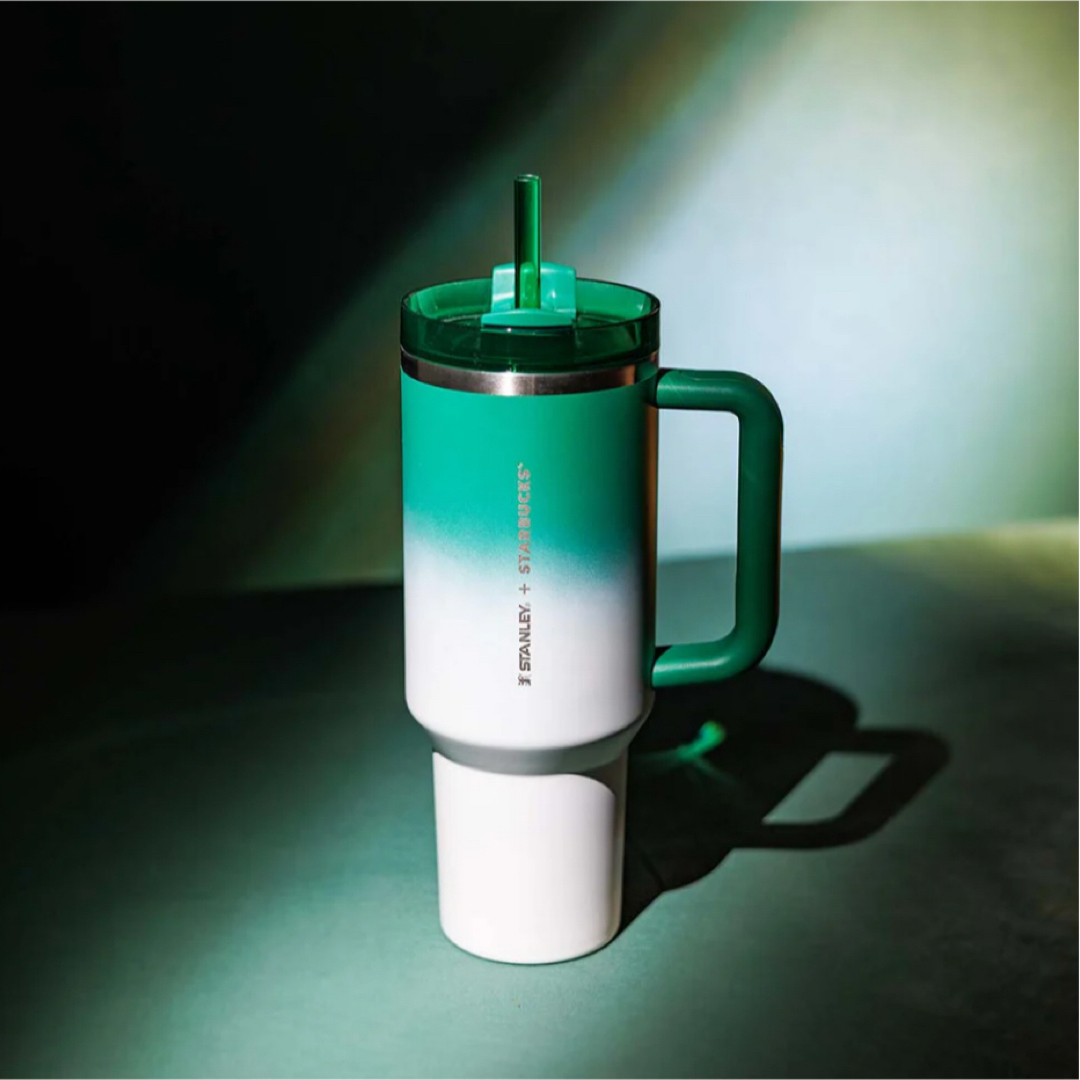Starbucks Coffee(スターバックスコーヒー)の【海外スタバ】40ozスタンリー クエンチャータンブラー インテリア/住まい/日用品のキッチン/食器(タンブラー)の商品写真