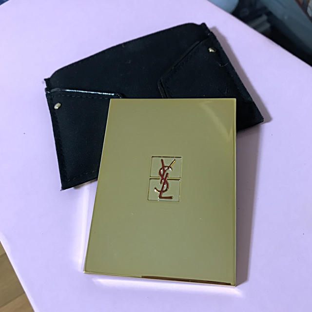 Yves Saint Laurent Beaute(イヴサンローランボーテ)のYSL 手鏡 メンズのファッション小物(ミラー)の商品写真