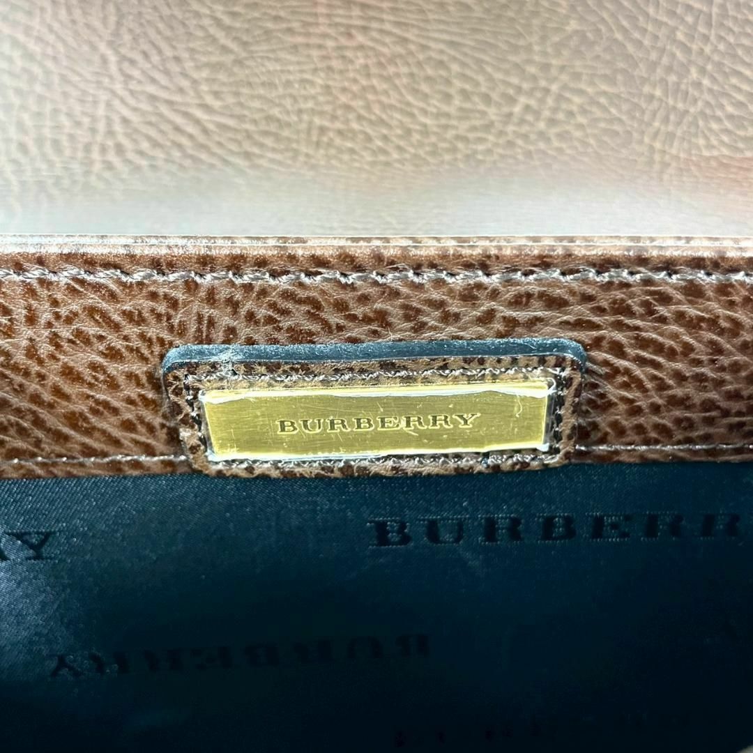 BURBERRY - 新品 BURBERRY オールレザー クラッチ バッグ