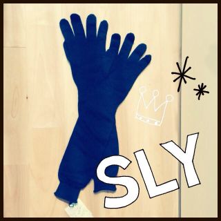 スライ(SLY)の【新品タグ付】SLYロンググローブ 込(手袋)