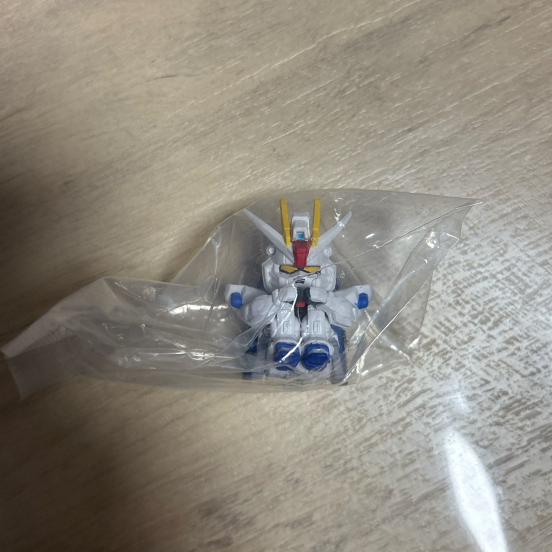 フリーダムガンダム まちぼうけ エンタメ/ホビーのおもちゃ/ぬいぐるみ(キャラクターグッズ)の商品写真
