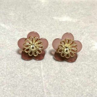 イヤリング　ピンク　花　赤　金　レディース　調整可能　ハンドメイド(イヤリング)
