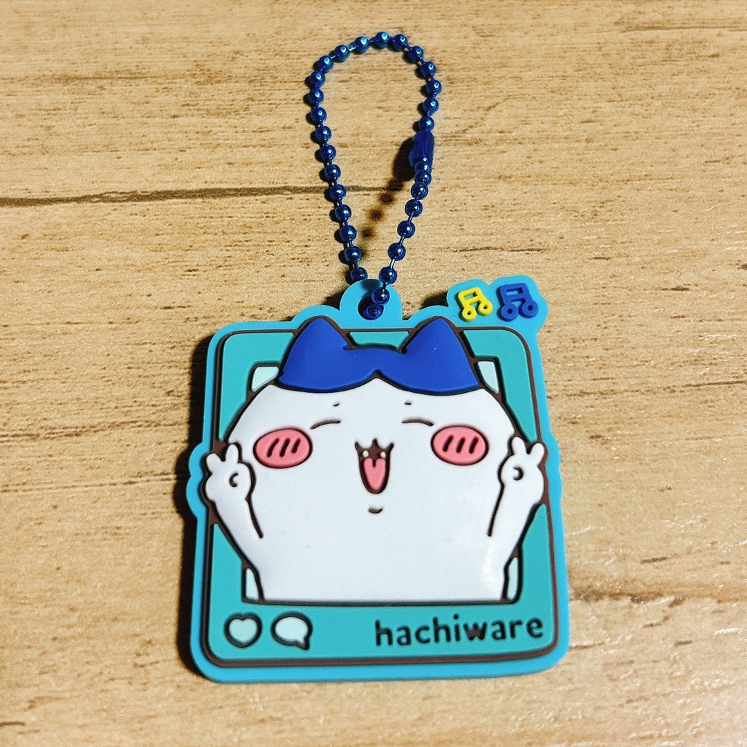 ちいかわ(チイカワ)の【美品】ちいかわ ラバーキーホルダー ハチワレ エンタメ/ホビーのアニメグッズ(キーホルダー)の商品写真