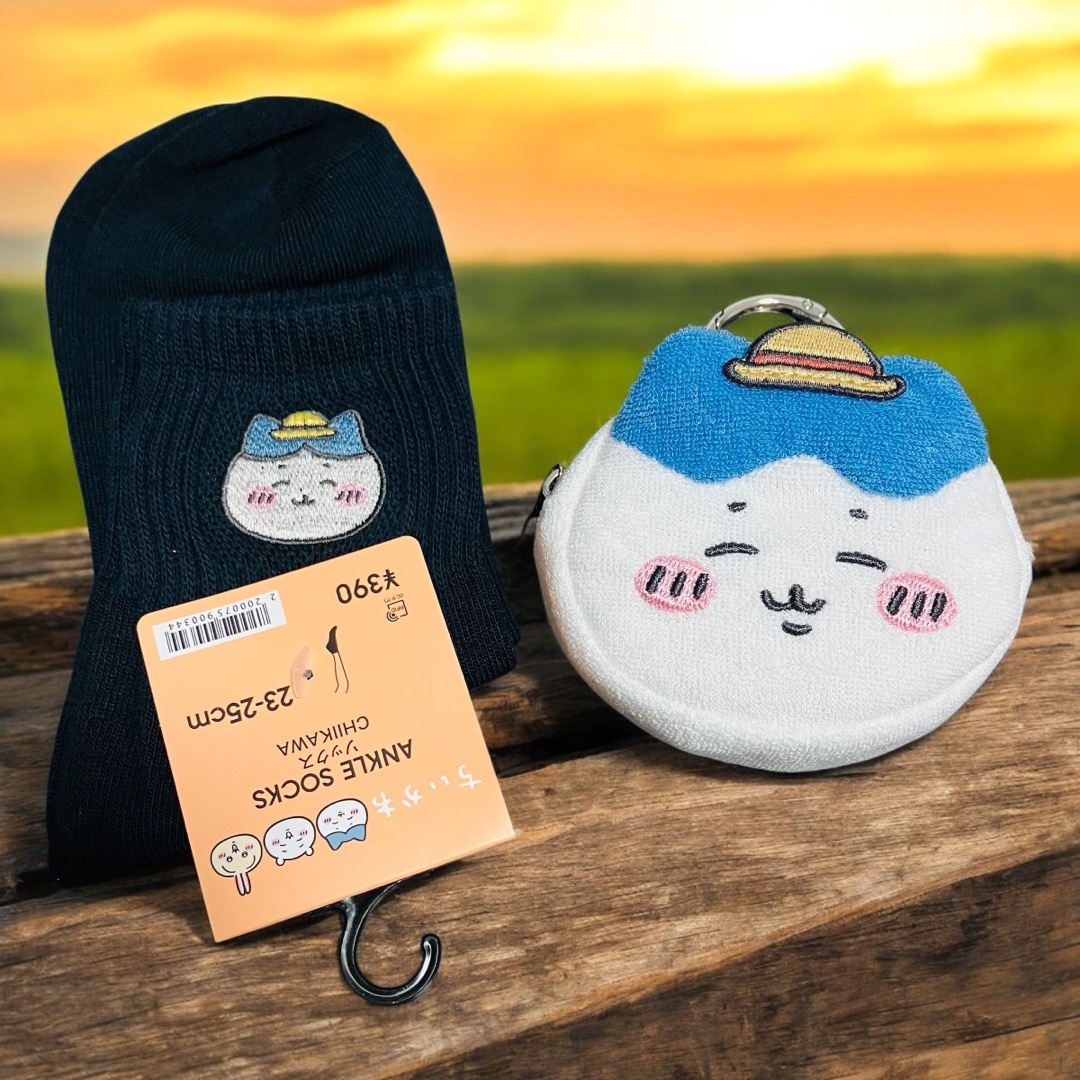 GU(ジーユー)の【即日配送】ちいかわ ハチワレ GU バッグに付いていたポーチ 靴下 ソックス エンタメ/ホビーのおもちゃ/ぬいぐるみ(キャラクターグッズ)の商品写真