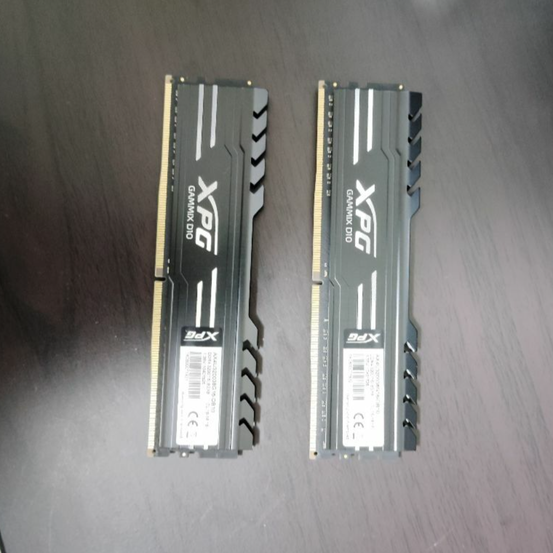 ADATA(アルダータ)のデスクトップ用メモリ16GB DDR4-3200 8GB×2枚 スマホ/家電/カメラのPC/タブレット(PCパーツ)の商品写真
