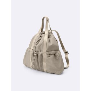 ジーユー(GU)の新品 GU ジーユー ナイロン2WAYトートバッグ 32 BEIGE ベージュ(バッグパック/リュック)