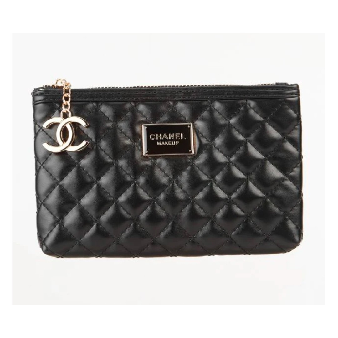 CHANEL/海外限定 キルティング仕様コスメポーチ(GIFT BOX付き
