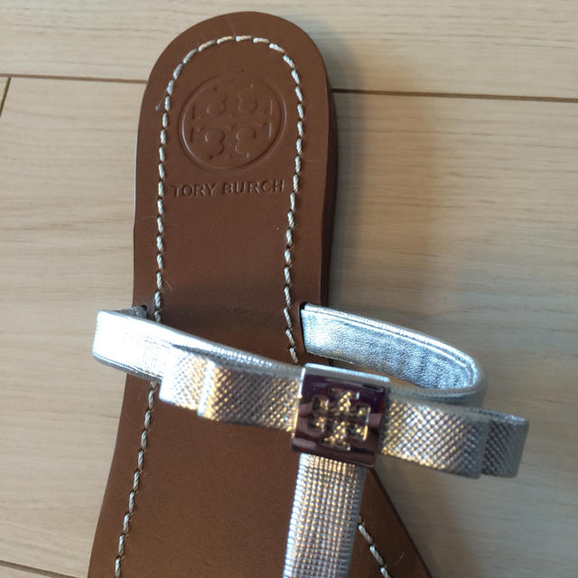 Tory Burch(トリーバーチ)の試着のみ TORY BURCH トングサンダル レディースの靴/シューズ(サンダル)の商品写真