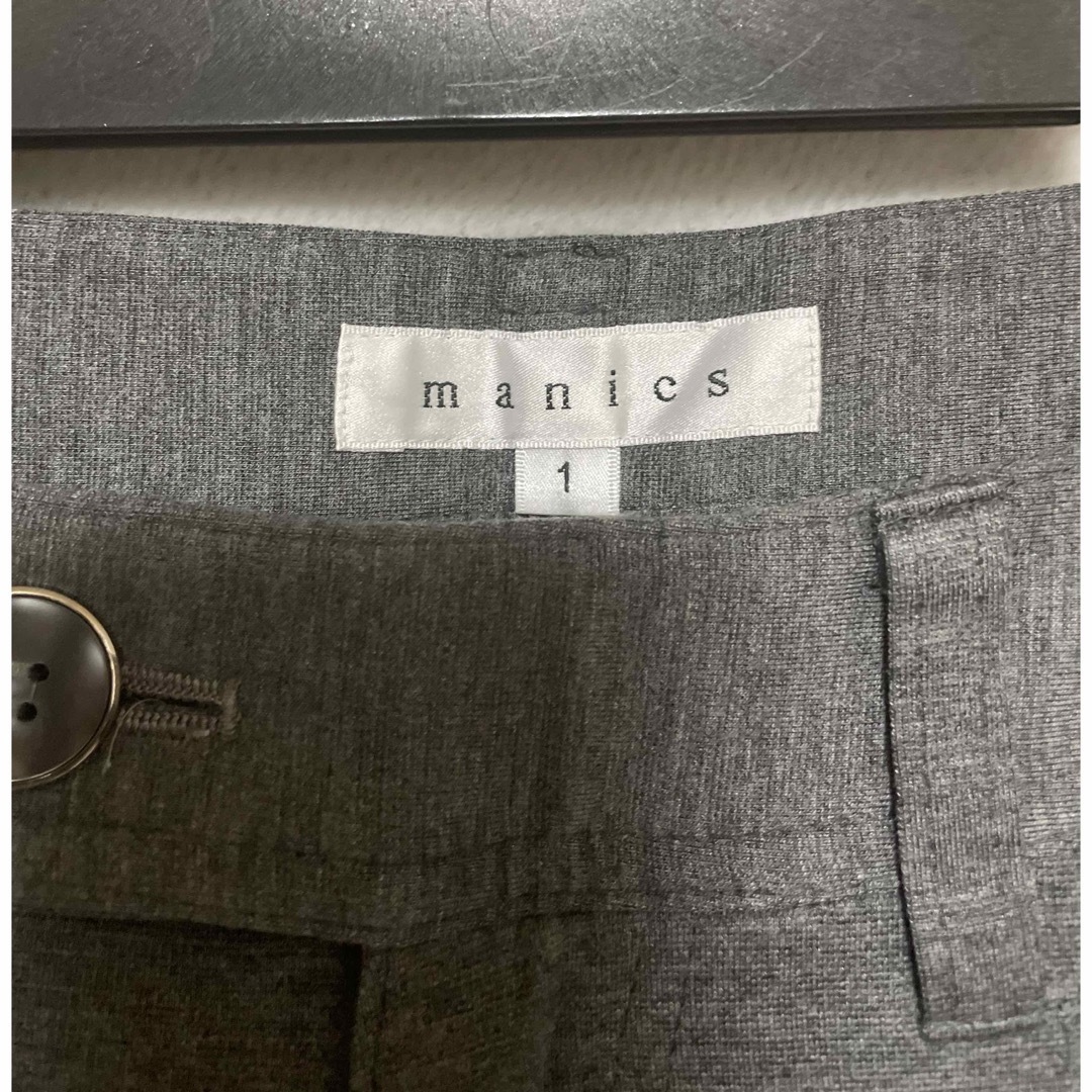 manics(マニックス)のmanicsマニックス　グレー スリムフィット カジュアルパンツ サイズ1未使用 レディースのパンツ(カジュアルパンツ)の商品写真