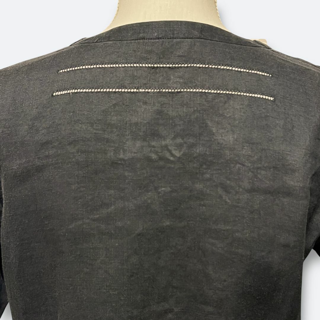 ISSEY MIYAKE(イッセイミヤケ)の【リネン100% 】ISSEY MIYAKE イッセイミヤケ スキッパーシャツ レディースのトップス(シャツ/ブラウス(半袖/袖なし))の商品写真