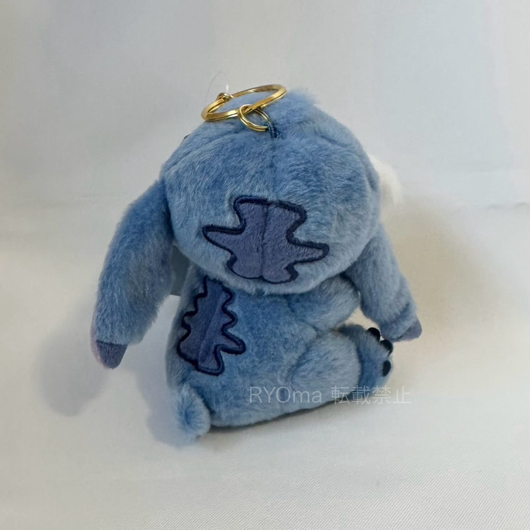 Disney(ディズニー)の<新品>スティッチ ぬいぐるみキーホルダー ディズニーストア エンタメ/ホビーのおもちゃ/ぬいぐるみ(キャラクターグッズ)の商品写真
