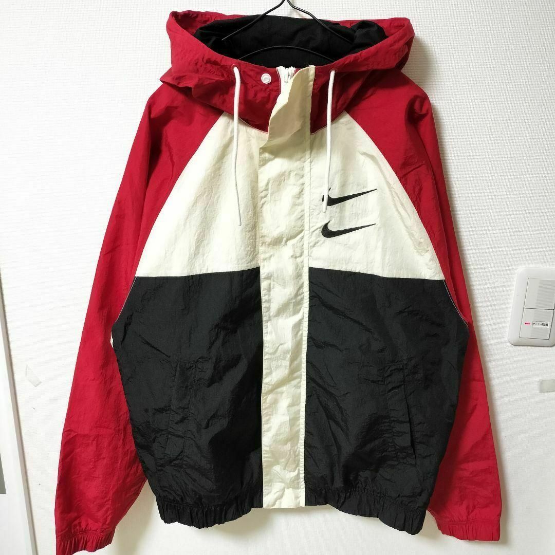 NIKE(ナイキ)のナイキ 赤 ウーブン NSW ナイロンジャケット NIKE ブルゾン 男性S メンズのジャケット/アウター(ナイロンジャケット)の商品写真