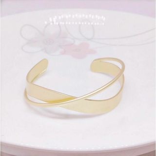 【新品未使用品】ブレスレット　クロス　金　ゴールド(ブレスレット/バングル)