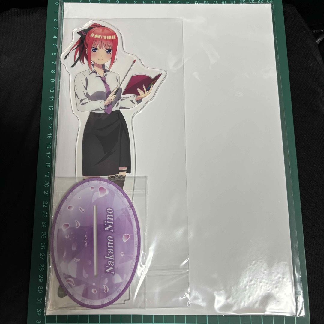 五等分の花嫁 アクリルスタンド ランダムHIT 缶バッジ 中野二乃 エンタメ/ホビーのおもちゃ/ぬいぐるみ(キャラクターグッズ)の商品写真