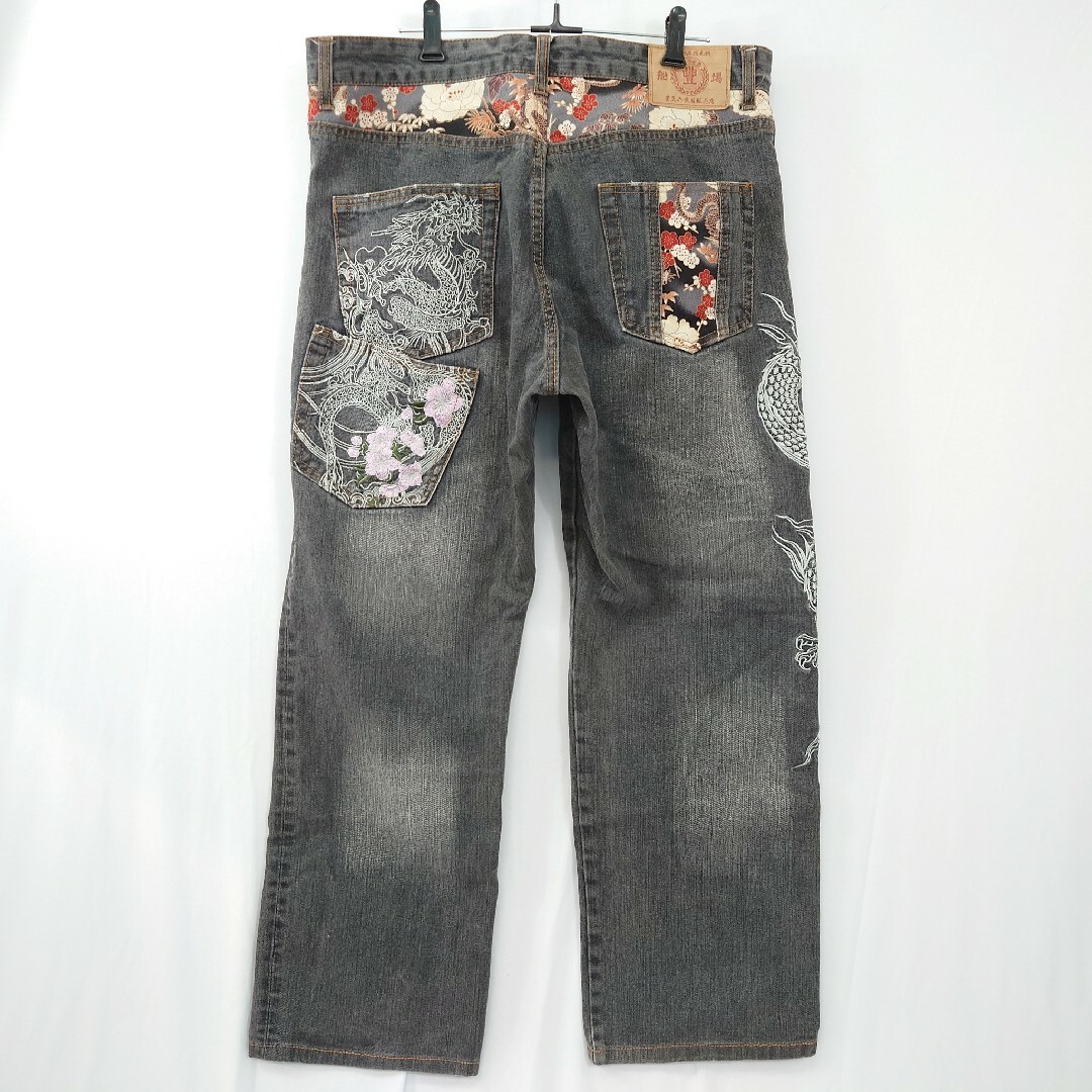 豊天商店(ブーデンショウテン)の豊天商店　龍　刺繍　ＸＬ　和柄　ワイド デニム パンツ　ブラック メンズのパンツ(デニム/ジーンズ)の商品写真