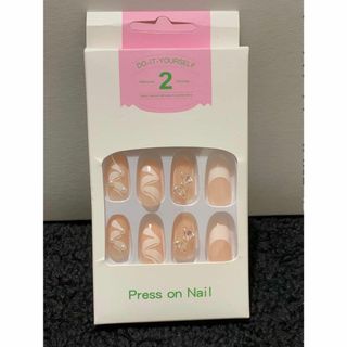 【新品未使用品】ネイルチップ　ピンク　ベージュ　リボン(つけ爪/ネイルチップ)