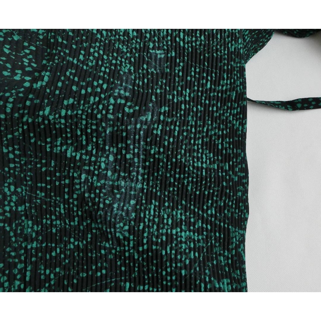 HUGO BOSS(ヒューゴボス)のHUGO BOSS ヒューゴボス　プリーツ ロングワンピース レディースのワンピース(ロングワンピース/マキシワンピース)の商品写真
