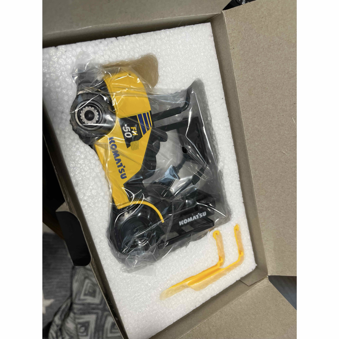 【高い素材】 KOMATSU コマツ フォークリフト FH50-2ミニカー 非売品 未使用品 ミニカー