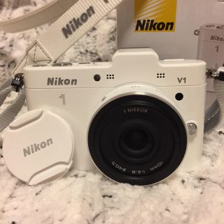 ニコン(Nikon)のNikon V1 レンズキット(ミラーレス一眼)