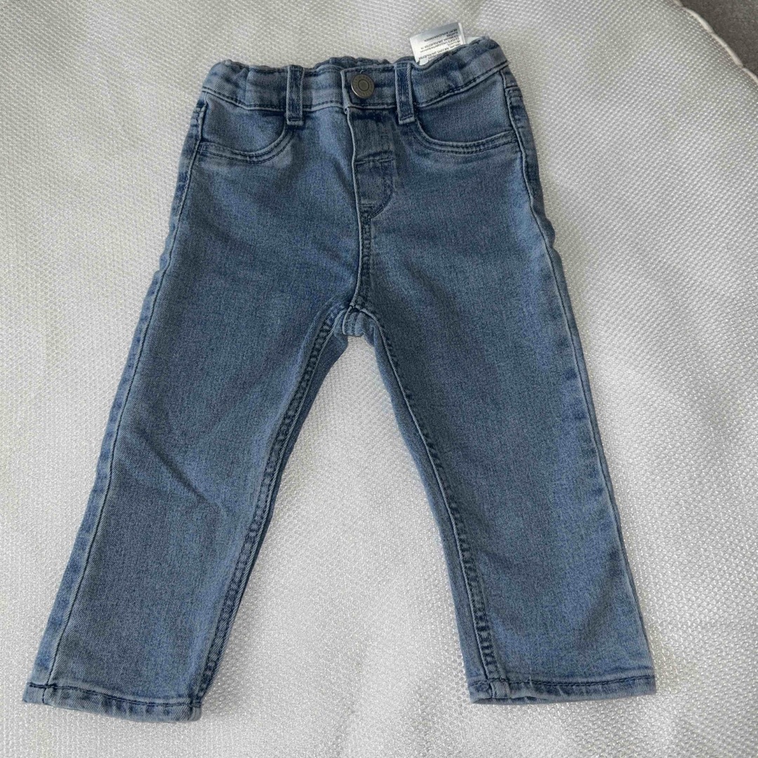 H&M(エイチアンドエム)のデニム キッズ/ベビー/マタニティのベビー服(~85cm)(パンツ)の商品写真
