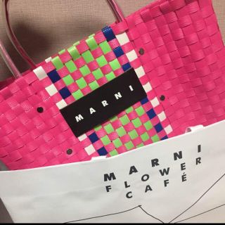 マルニ(Marni)のMARNI flowercafe カゴバッグ ピンク 新品未使用(かごバッグ/ストローバッグ)