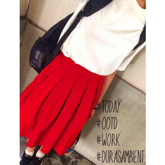 DURAS ambient(デュラスアンビエント)の美品！ANNAHL harukaさん着用Durasambient赤フレアスカート レディースのスカート(ひざ丈スカート)の商品写真