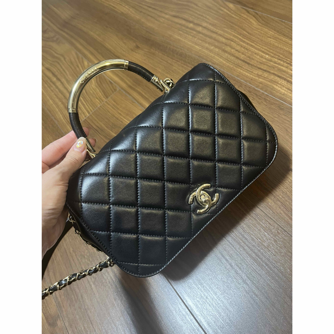 CHANEL(シャネル)のCHANELシャネル クラシックハンドバッグ マトラッセハンドルショルダーバック レディースのバッグ(ショルダーバッグ)の商品写真