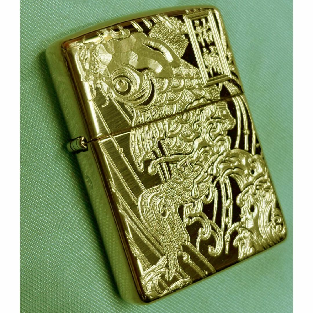 ZIPPO(ジッポー)のジッポーアーマーボディー金 昇り龍 昇り鯉・名前・梵字　zippo 倶利伽羅竜王 メンズのファッション小物(タバコグッズ)の商品写真