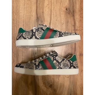 GUCCI - GUCCI 　グッチ　ヘビタイプ　レザースニーカー