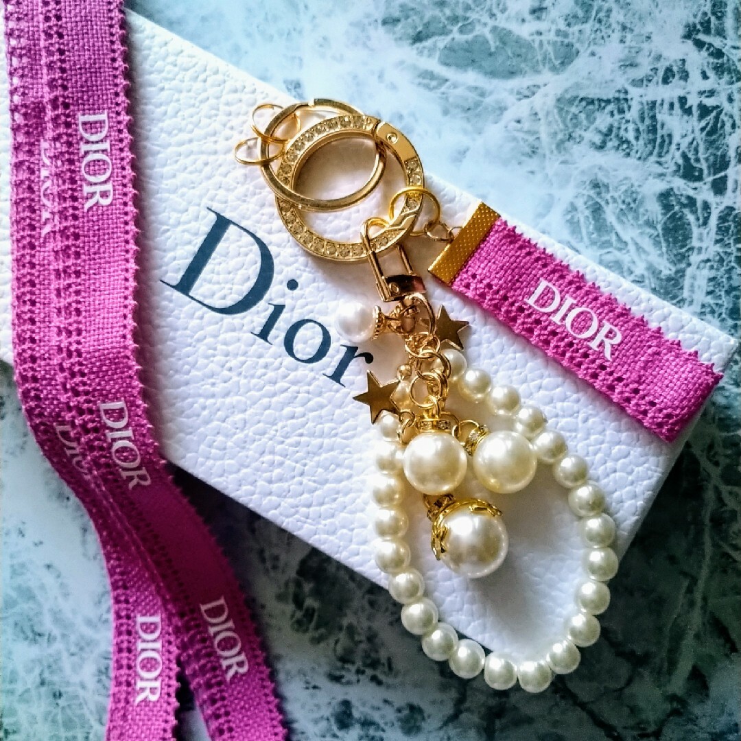 Dior - 新品☆Dior☆パールチャームとリボンチャーム付き