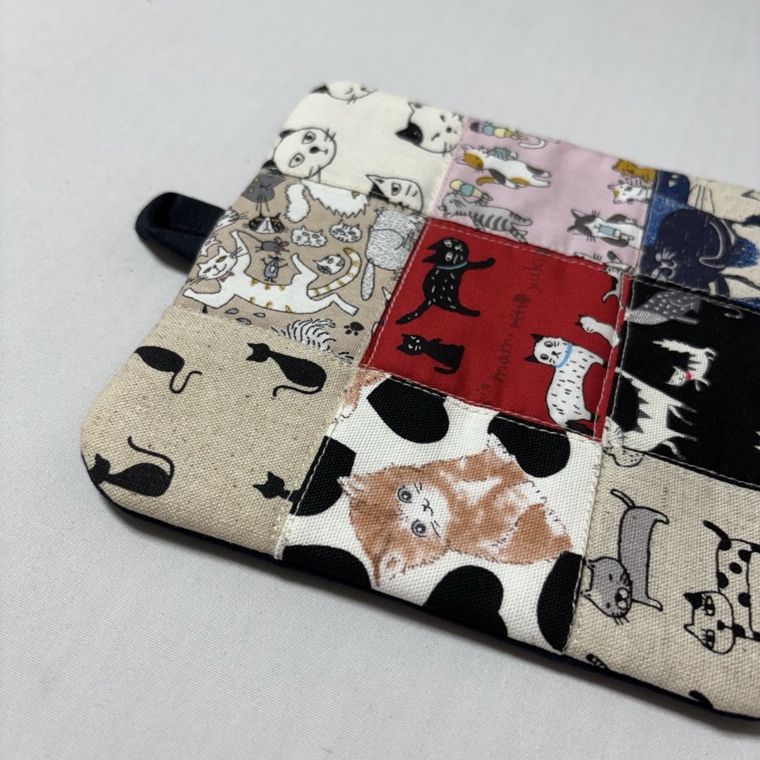 猫のポットマット　鍋敷　ハンドメイド インテリア/住まい/日用品のキッチン/食器(テーブル用品)の商品写真