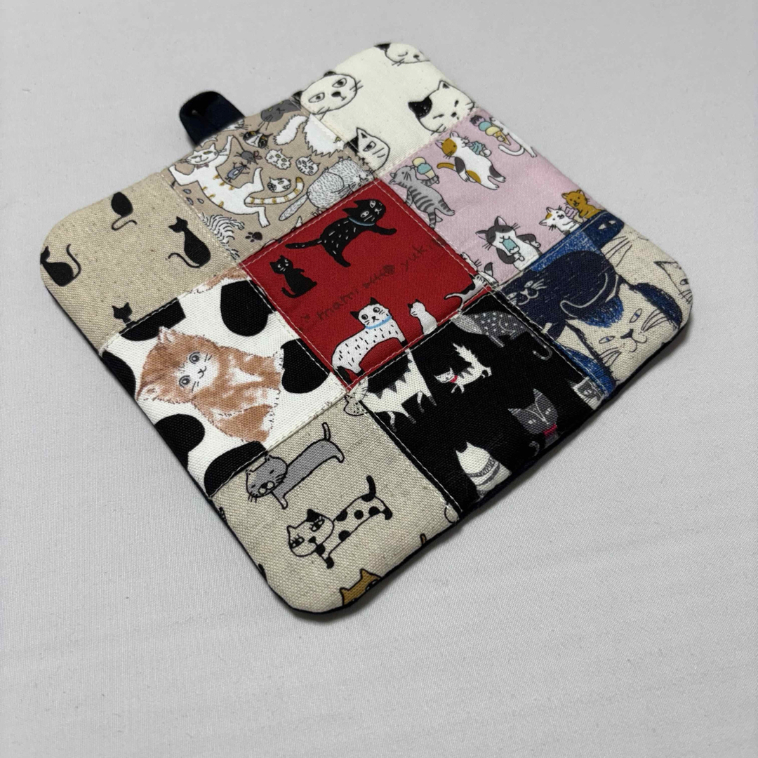 猫のポットマット　鍋敷　ハンドメイド インテリア/住まい/日用品のキッチン/食器(テーブル用品)の商品写真