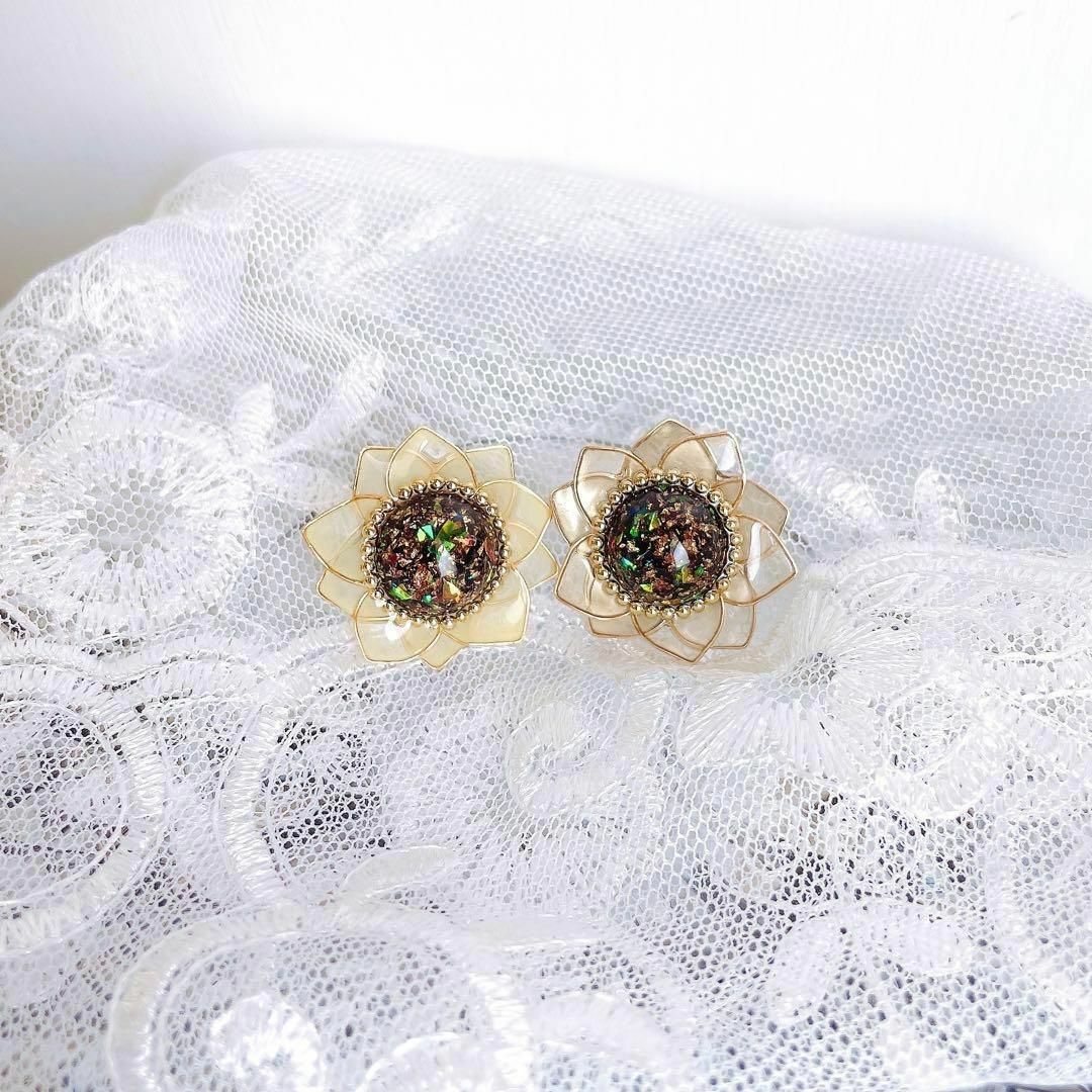 [21]ひまわり＊うる艶可愛いお花ピアス/イヤリング フラワー 黄色 向日葵 ハンドメイドのアクセサリー(イヤリング)の商品写真