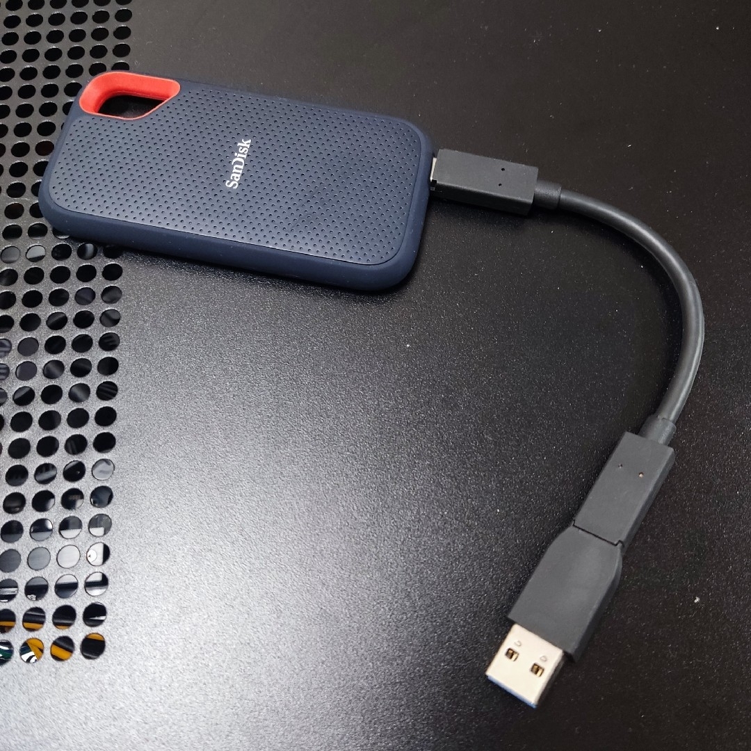 sandisk 2TB SSD 外付け USB3.2 防滴 耐振 耐衝撃 スマホ/家電/カメラのPC/タブレット(PCパーツ)の商品写真