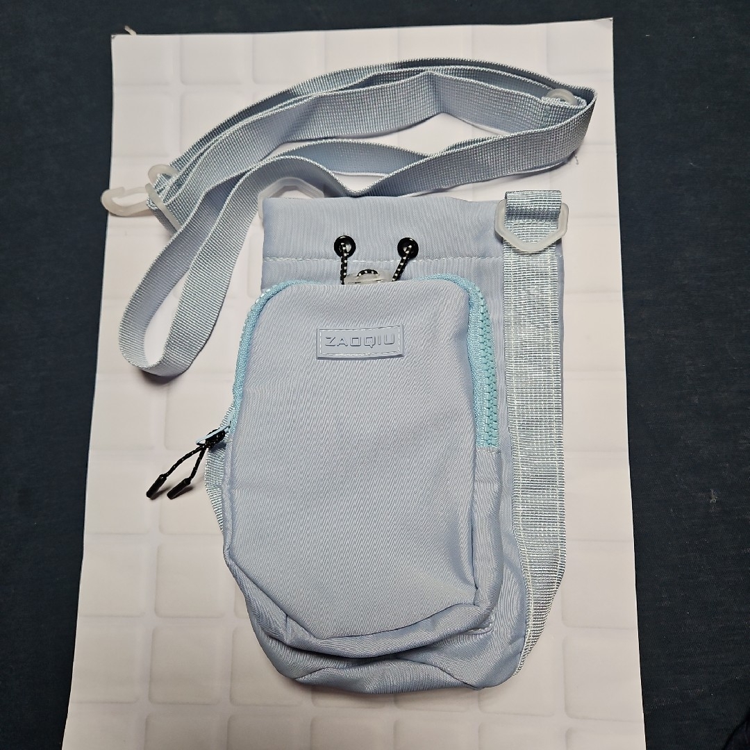 ペットボトルホルダー 水筒カバー　ショルダーベルトカバー ポーチ付 ブルー ハンドメイドのキッズ/ベビー(外出用品)の商品写真