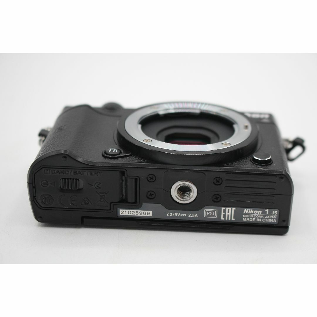 極上品◆Nikon 1 J5 ボディ ブラック◆シャッター回数7292回のみ♪ スマホ/家電/カメラのカメラ(ミラーレス一眼)の商品写真