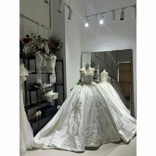 送料無料！ウェディングドレス 韓国風ドレス キラキラのハンドビーディング 結婚式(ウェディングドレス)