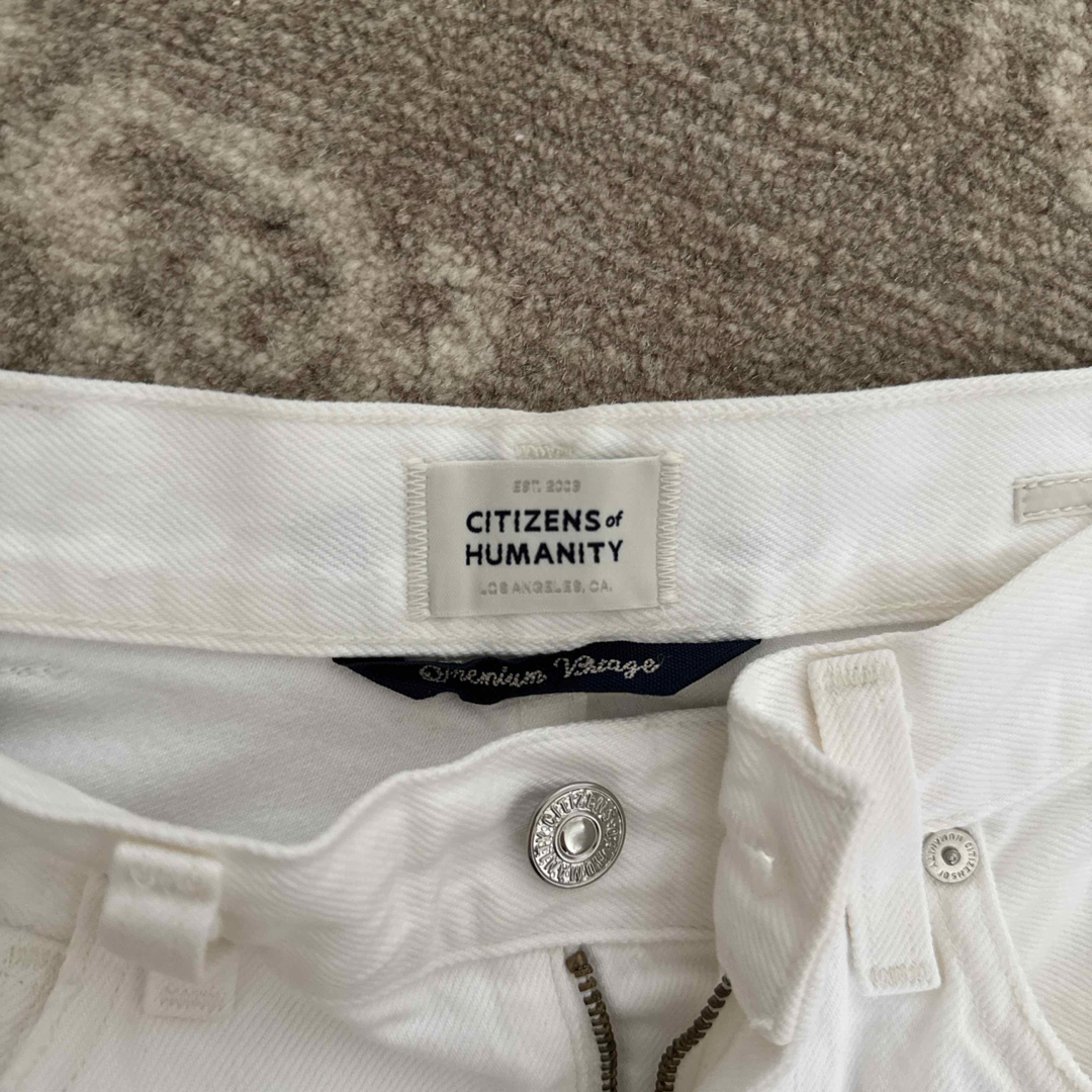 Citizens of Humanity(シティズンスオブヒューマニティ)の激安‼️未使用品 CITIZENS HUMANITY ホワイトデニム 24  レディースのパンツ(デニム/ジーンズ)の商品写真