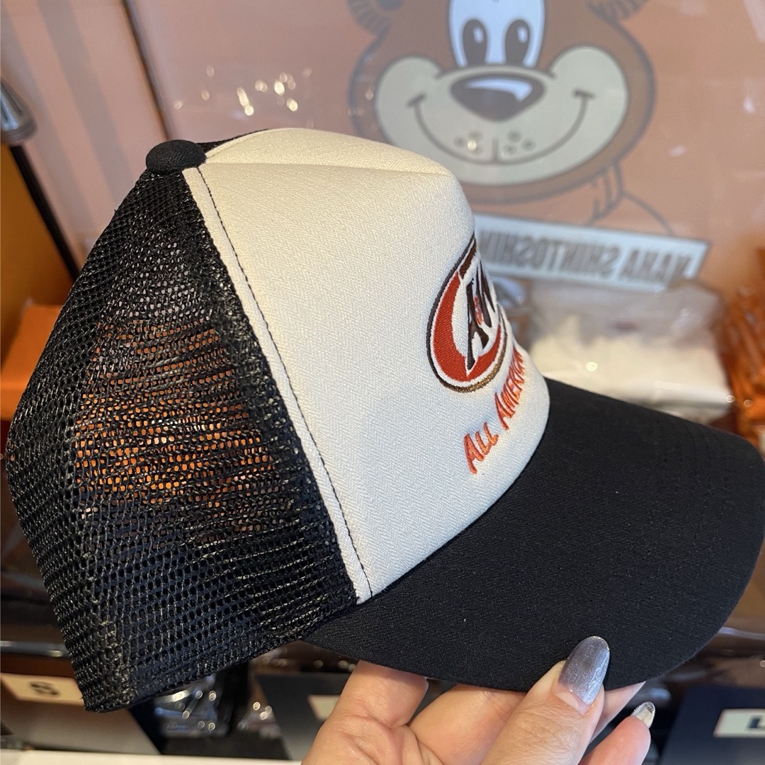 【正規品】A&W メッシュロゴキャップ　ブラック 新品未使用 メンズの帽子(キャップ)の商品写真