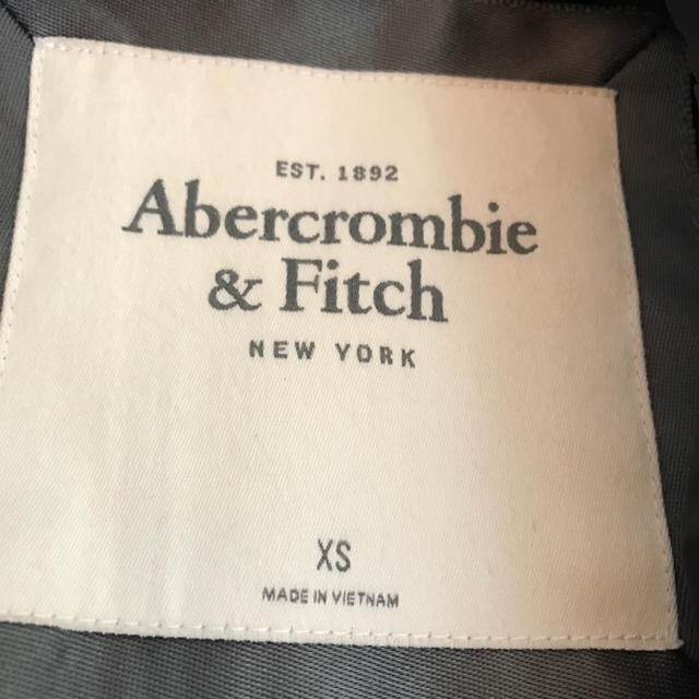 Abercrombie&Fitch(アバクロンビーアンドフィッチ)の最終値下げ‼️美品アバクロ ナイロンジャケット レディースのジャケット/アウター(ナイロンジャケット)の商品写真