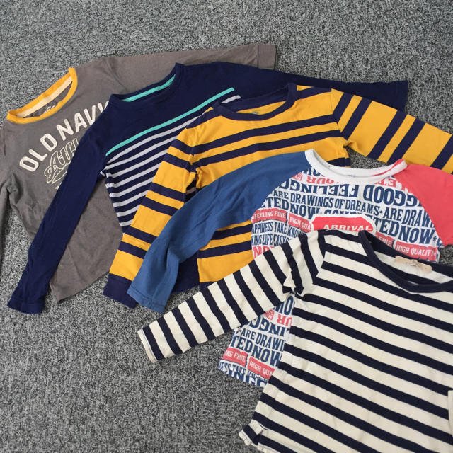 Old Navy(オールドネイビー)の男の子 ロンT5枚セット OLDNAVY キッズ/ベビー/マタニティのキッズ服男の子用(90cm~)(Tシャツ/カットソー)の商品写真