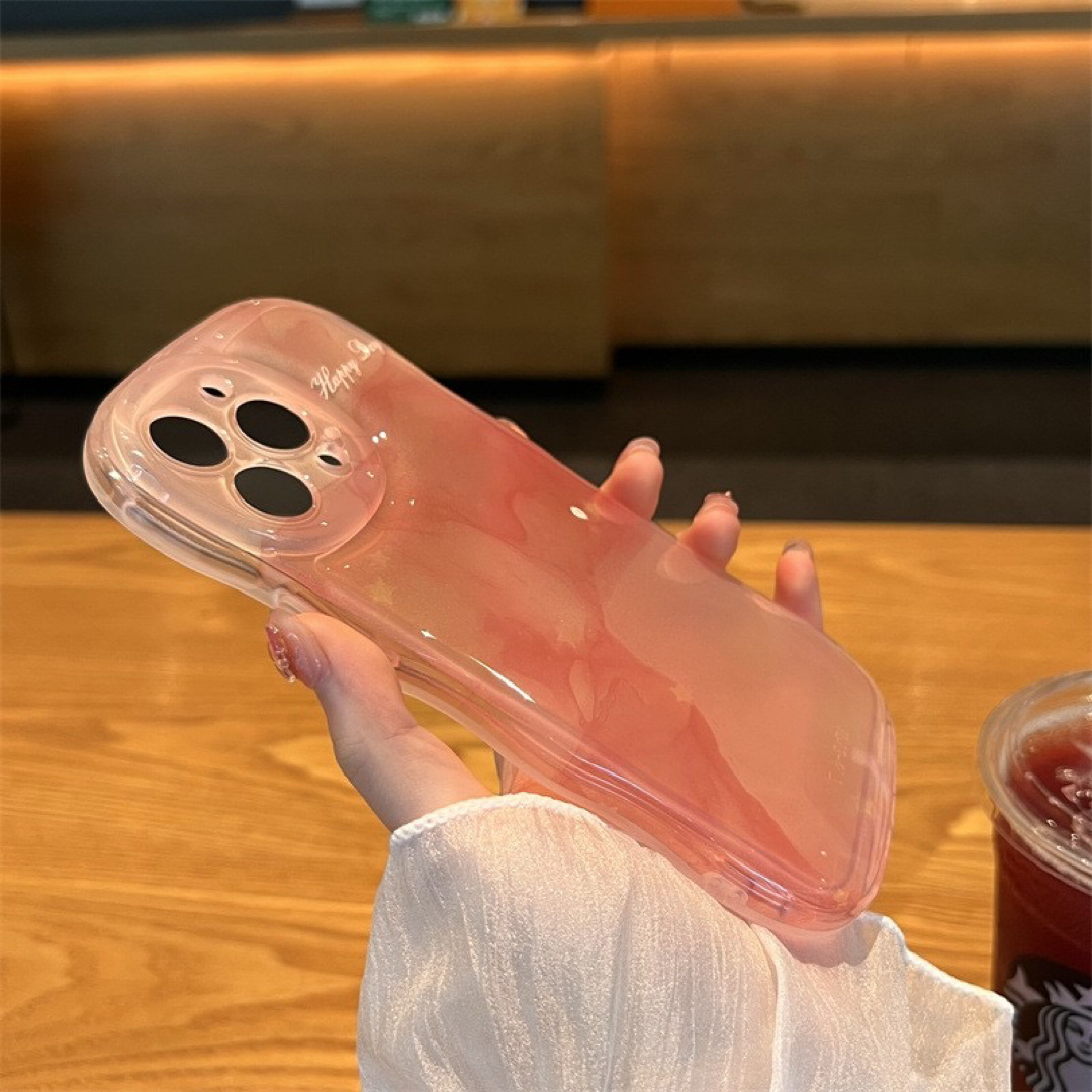 ぼかしグラデーション iPhone15Proケース ピンク 水墨 透け感 スマホ/家電/カメラのスマホアクセサリー(iPhoneケース)の商品写真