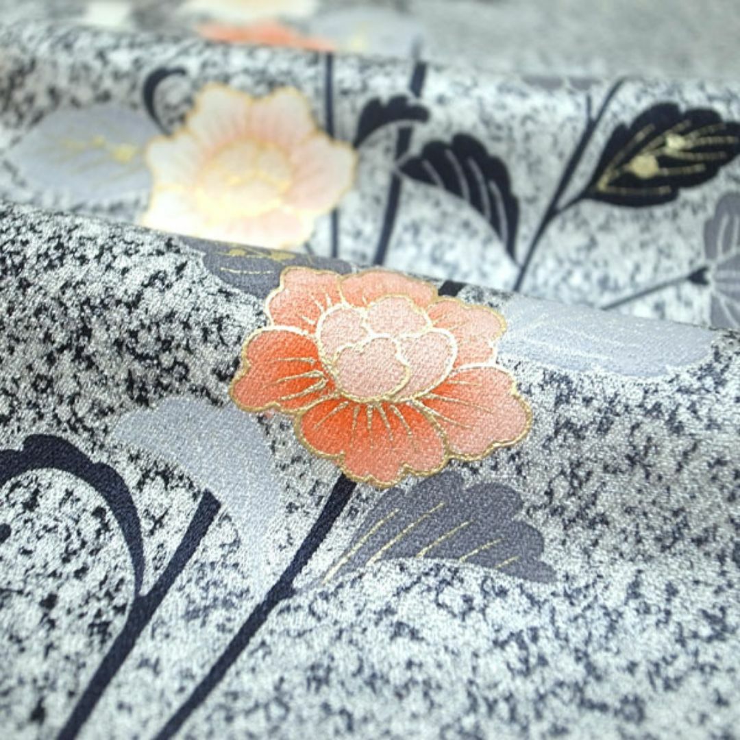 訪問着 着物 袷 手染め 金彩加工 白 草花 裄68 TL 中古 sn1315